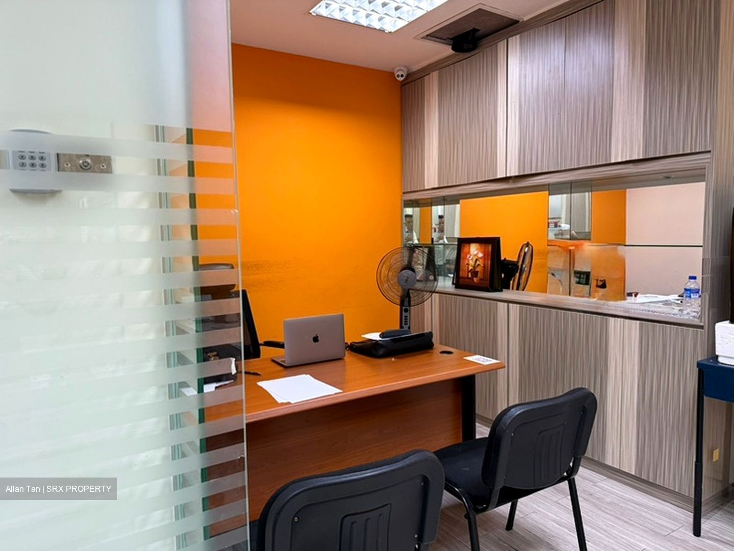 High Street Centre (D6), Office #602760141